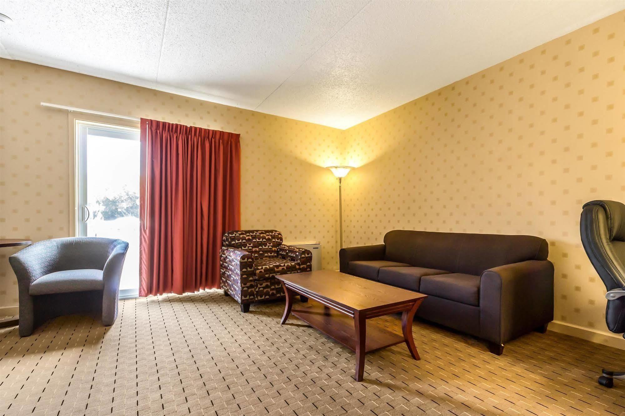 Motel 6-Trenton, On ภายนอก รูปภาพ