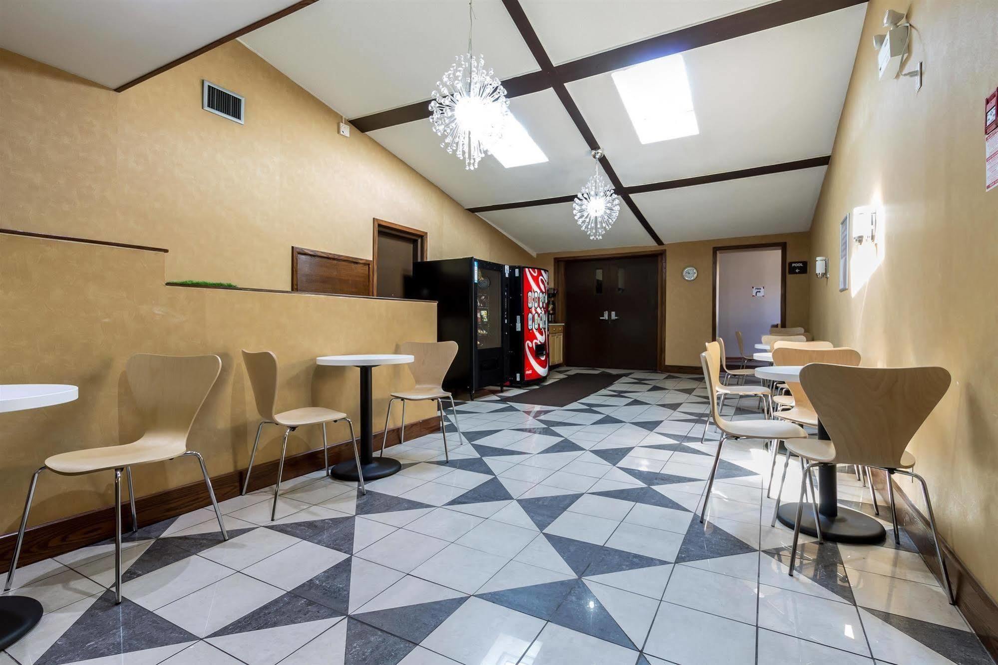 Motel 6-Trenton, On ภายนอก รูปภาพ